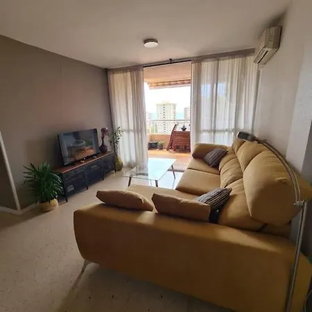 Piso Amplio Con Piscina